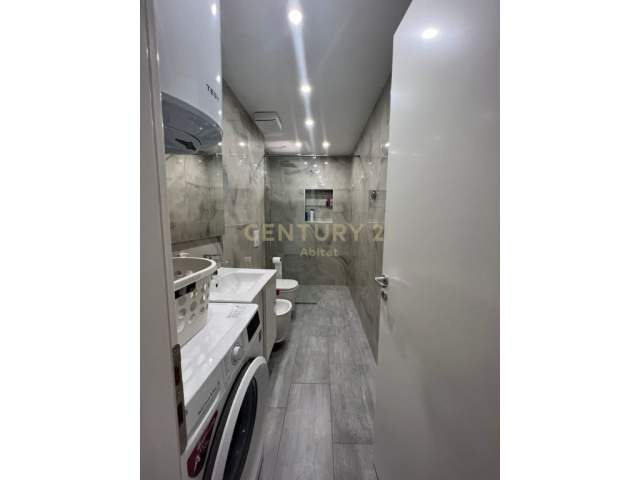Tirane, jap me qera apartament 1+1 Kati 3, 44 m² 420 Euro (prane Condor Center)