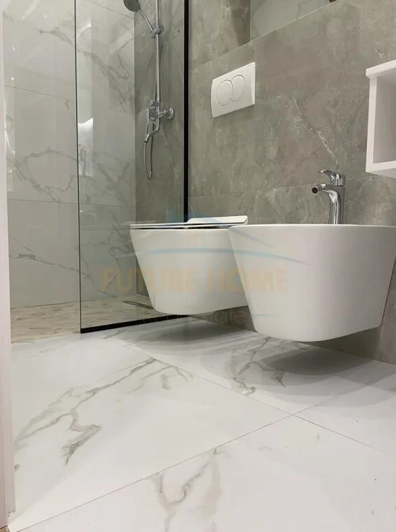 Tirane, jepet me qera apartament 1+1 Kati 3, 70 m² 900 € (Rruga e Kosovareve)