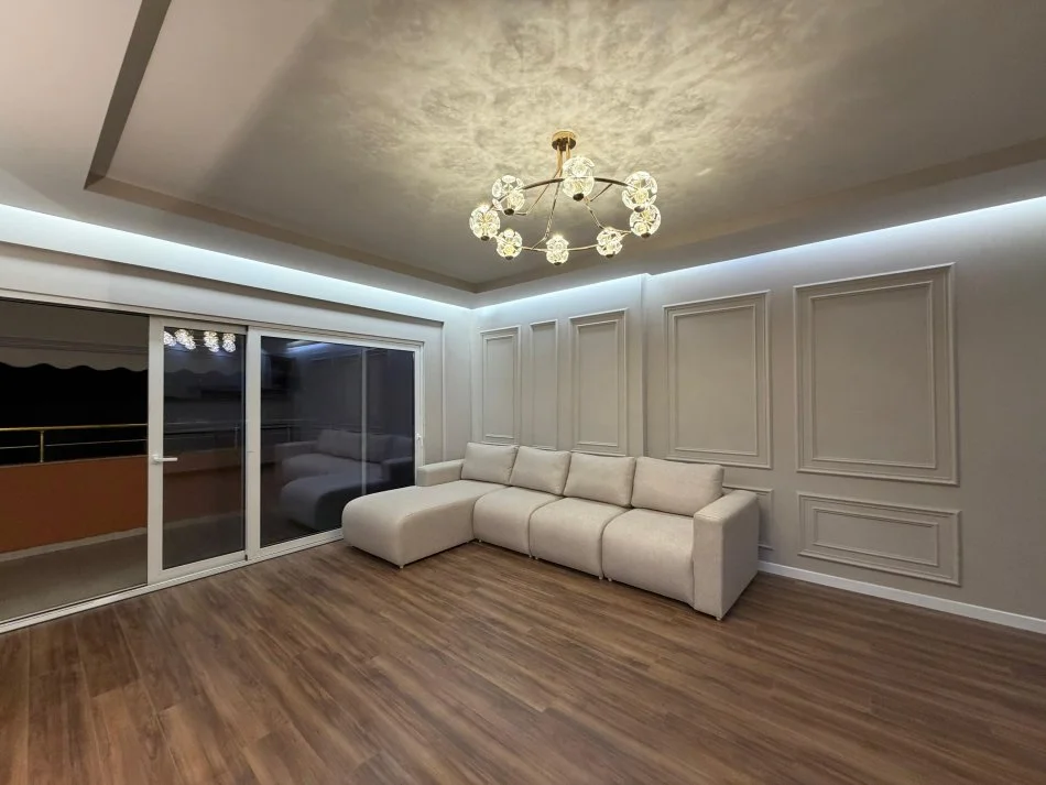 Tirane, shitet apartament luksoz 2+1+2+Ballkon Kati 10, 112 m² 285.000 € (Komuna Parisit)