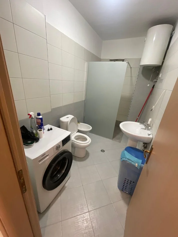 Tirane, jepet me qera apartament 1+1 Kati 6, 72 m² 350 € (Bulevardi migjeni (kmy))