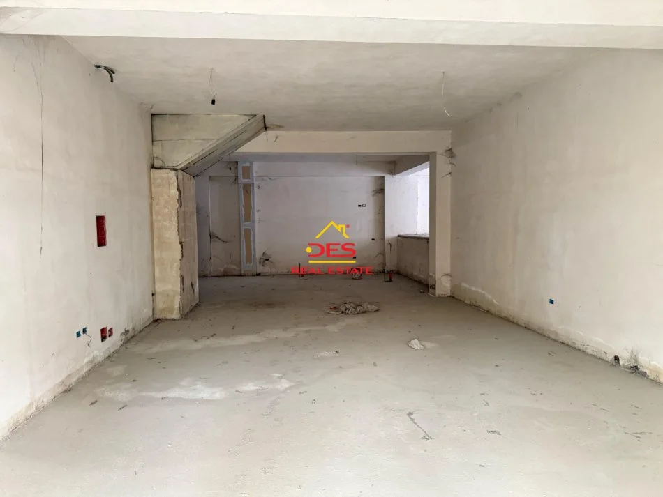 Vlore, shitet ambjent biznesi Kati 0, 118 m² (Rruga Lef Sallata)