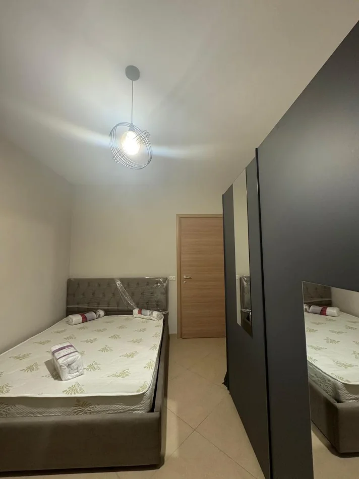 Tirane, jepet me qera apartament 2+1 Kati 0, 700 € 