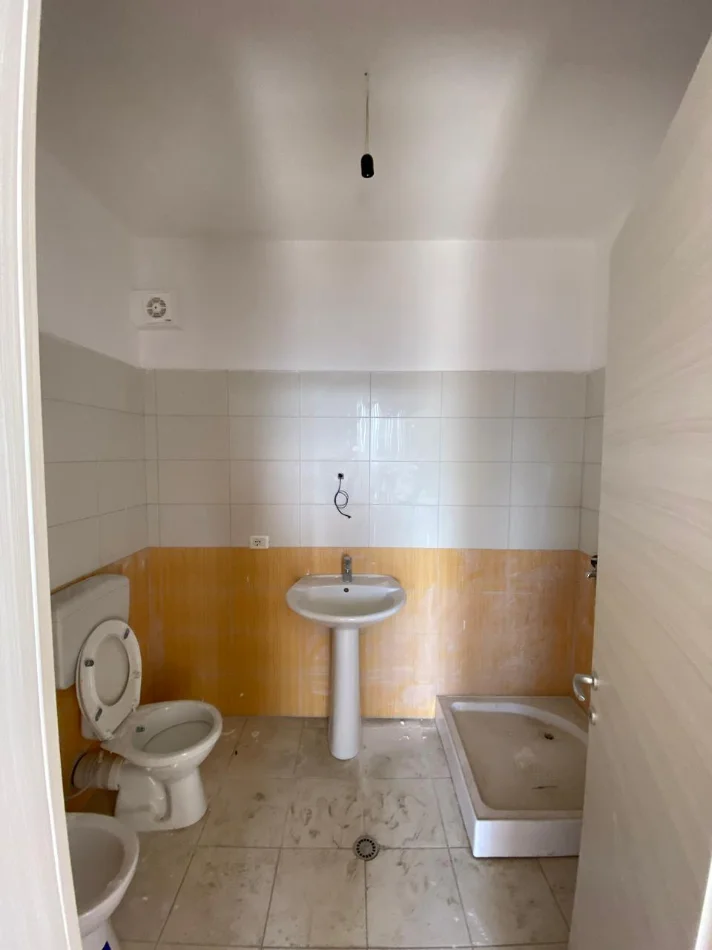 Tirane, shitet apartament 2+1 Kati 9, 110 m² 178.000 € (Astir)