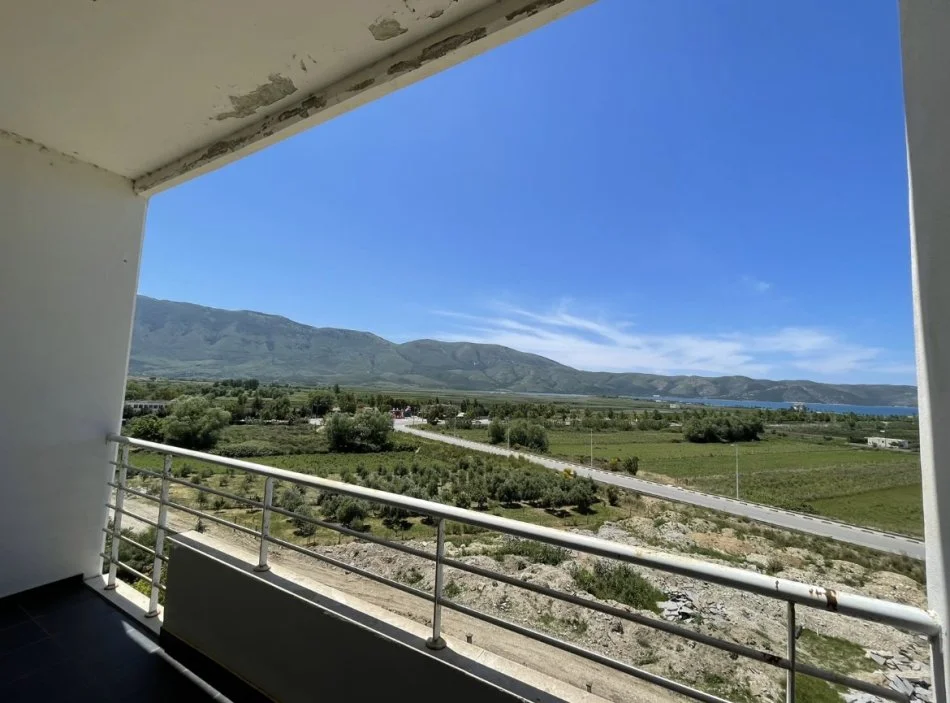 Apartament 2+1 per shitje ne Orikum me pamje nga deti.