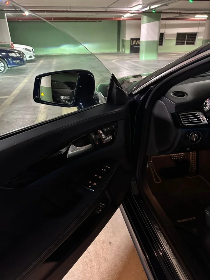 Tirane, shes Nafte, blu e errët automatik Klima 155.000 km 21.000 €