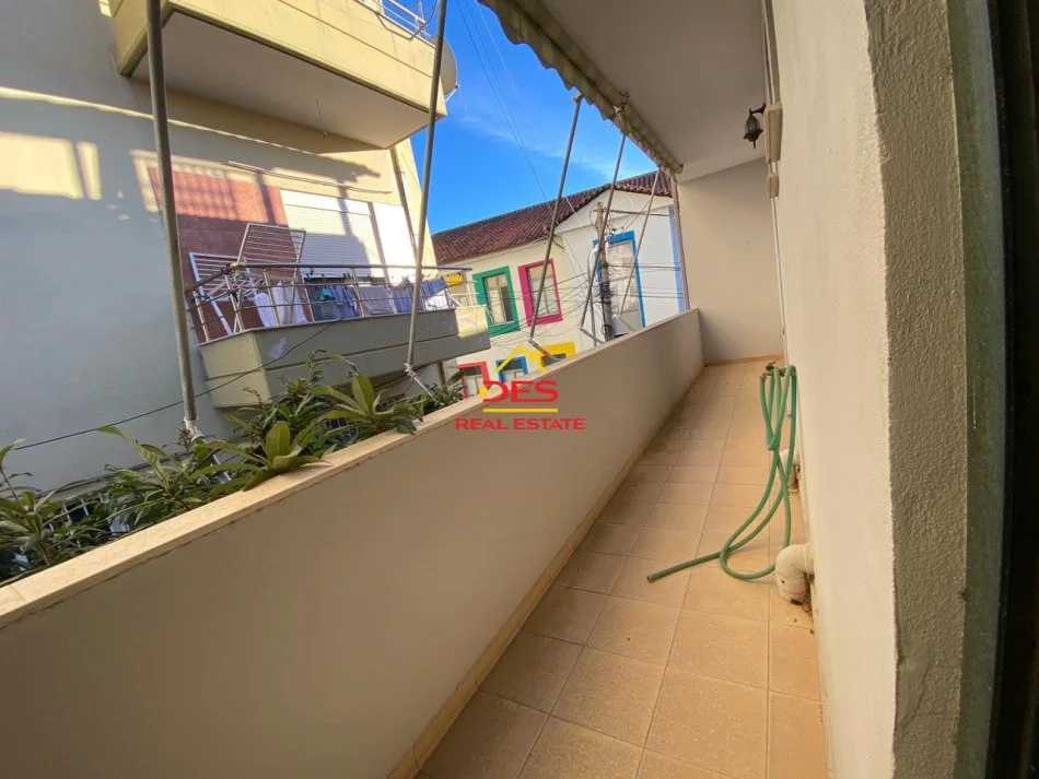 Vlore, shitet Vile , 355 m² 250.000 € (Rruga Ali Demi)