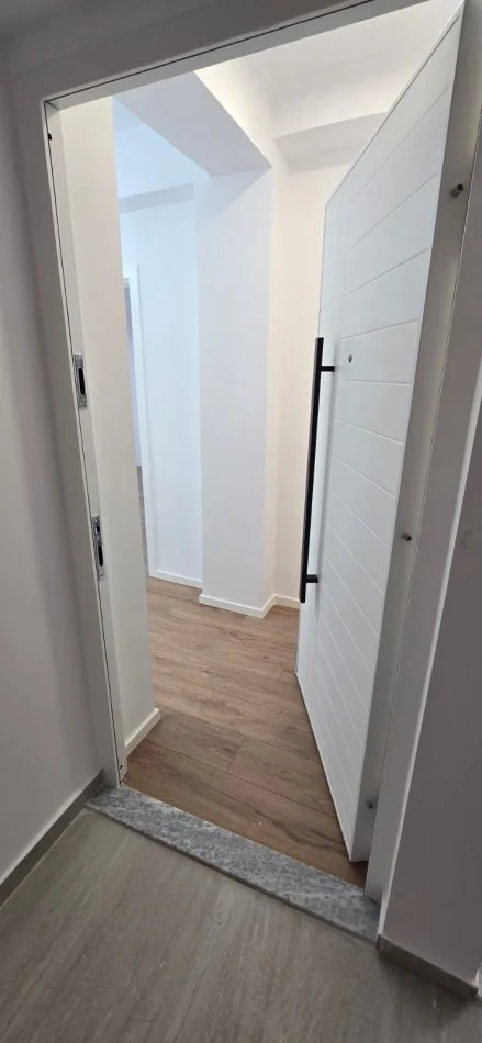 Tirane, shitet apartament 1+1 Kati 7, 54 m² 115.000 € (tek rruga Muzaket)