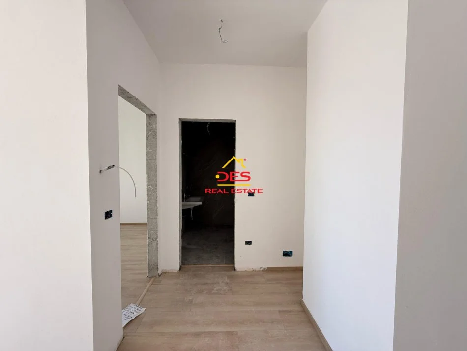 Vlore, shitet apartament 1+1+Ballkon Kati 3, 68 m² (Rruga Dhimitër Konomi)