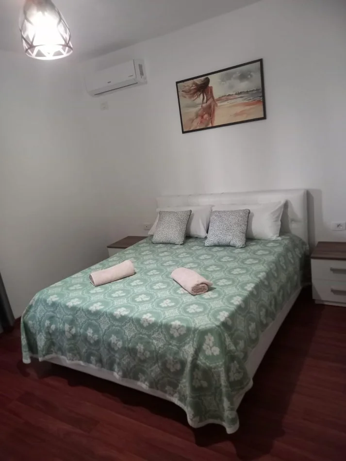 Durres, jepet me qera, apartament 1+1 , (VOLLGA DURRES!)
