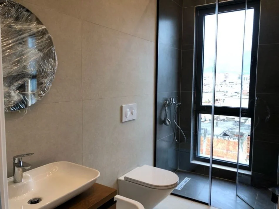 Tirane, shitet apartament 1+1 Kati 5, 70 m² 159.000 € (Pazari Ri)