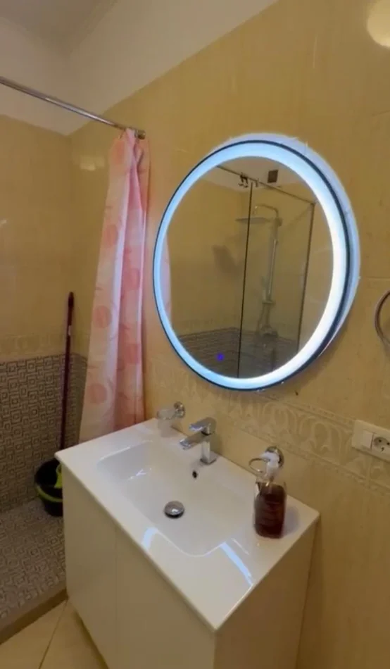 Tirane, jepet me qera apartament 2+1 Kati 5, 110 m² 1.000 € (Komuna e Parisit)