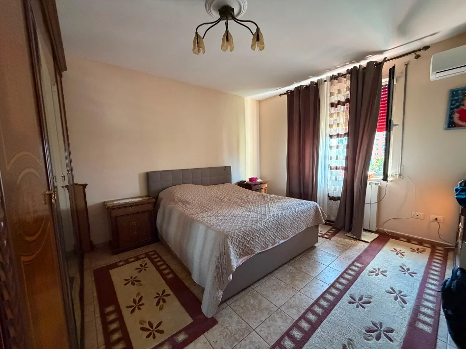 Tirane, shitet apartament 3+1+Ballkon , 134 m² (Rruga e Salës)