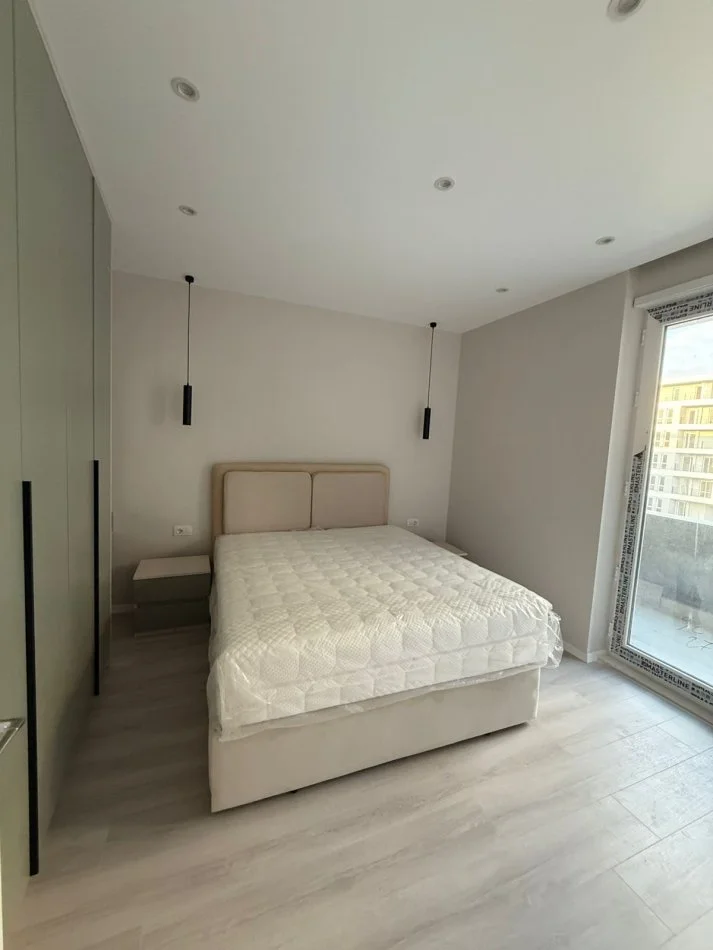Tirane, jepet me qera apartament 1+1 , 70 m² 400 € 