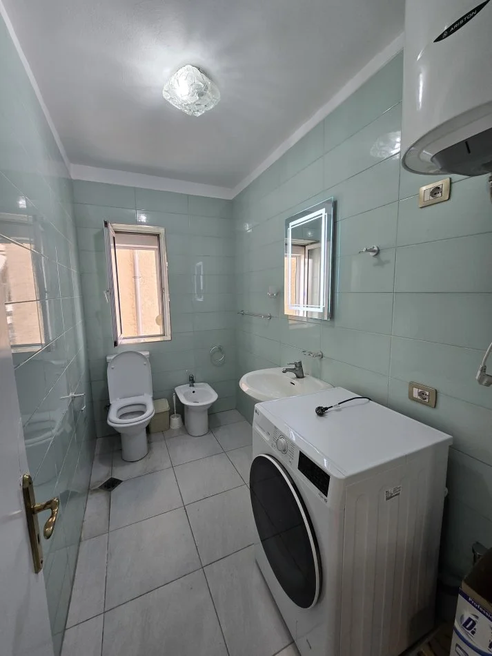 Durres, shitet apartament 2+1+Ballkon Kati 3, 92 m² 128.000 € (Aleksander Goga)