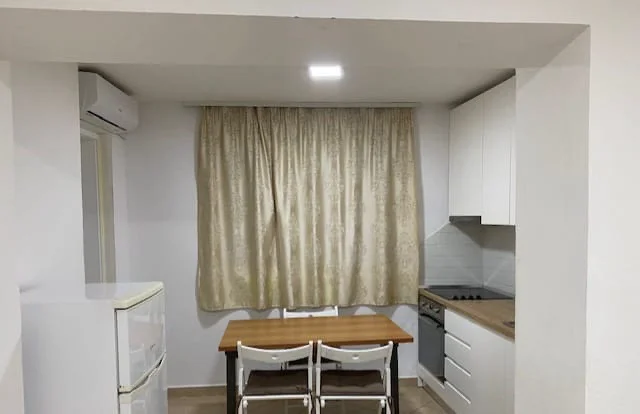 Tirane, jepet me qera apartament 2+1+Ballkon Kati 3, 87 m² 430 € (Kongresi Manastirit)