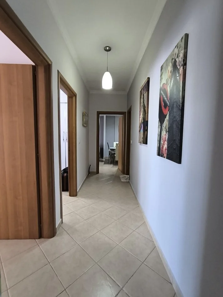 Tirane, jepet me qera apartament 2+1 Kati 10, 87 m² 500 € 