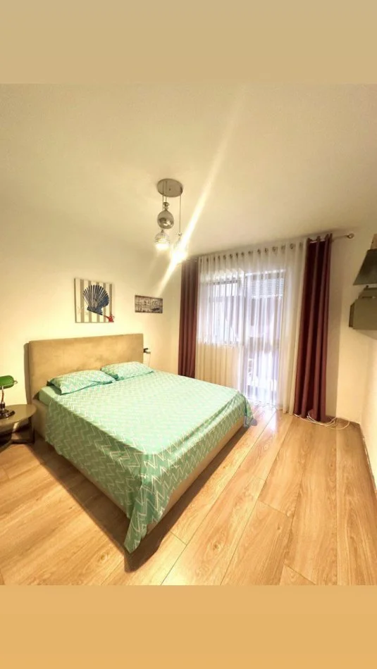 Tirane, jepet me qera apartament 1+1 Kati 5, 62 m² 500 € 