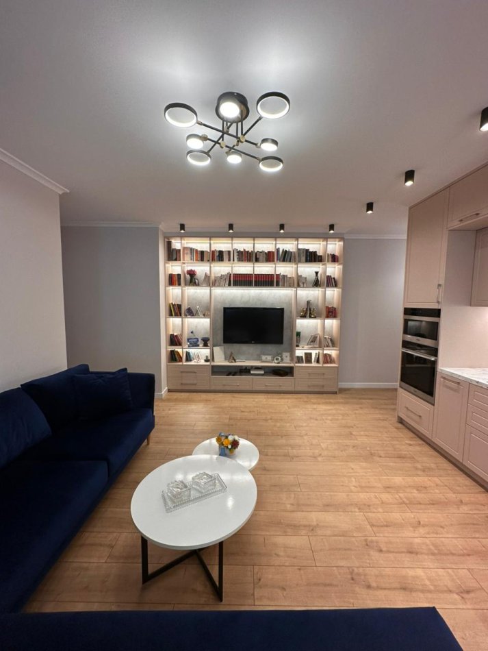 Tirane, shitet apartament 3+1 Kati 4, 130 m²