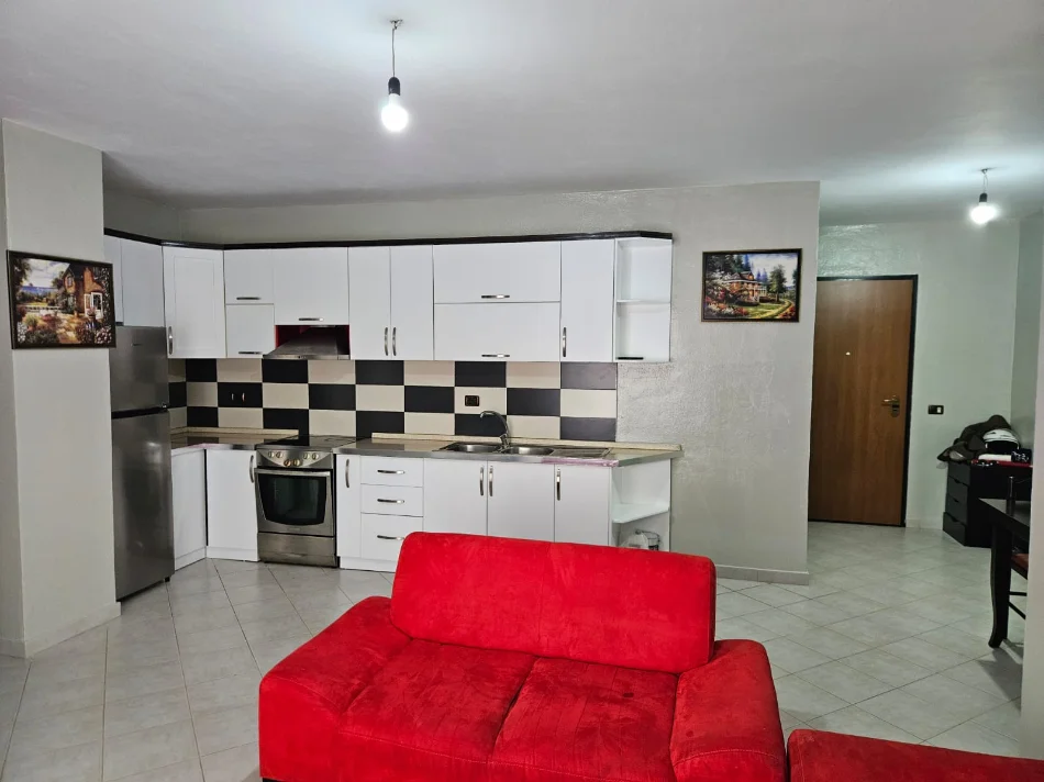 Tirane, jepet me qera apartament 2+1 Kati 4, 84 m² 400 €