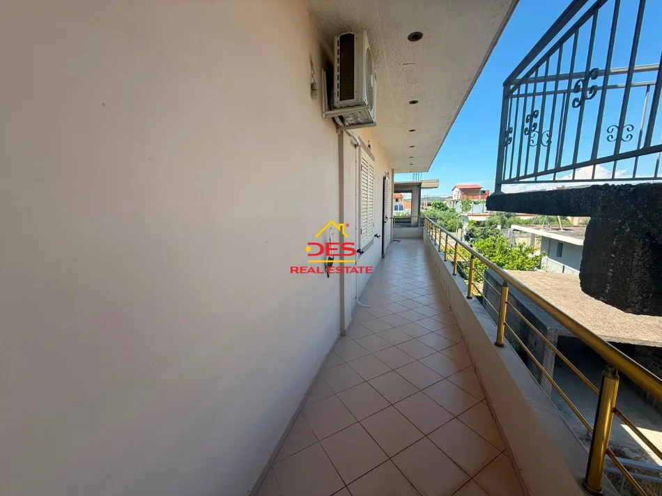 Vlore, jepet me qera Vile 3+1+Ballkon Kati 2, 110 m² 330 € (Rruga Sokrat Leka)