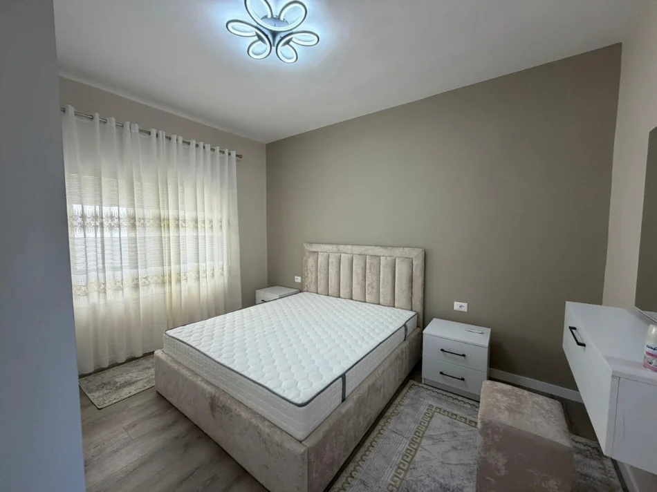 Pogradec, shitet apartament 2+1+Ballkon Kati 5, 90 m² 95.000 € (Bulevardi Europa)