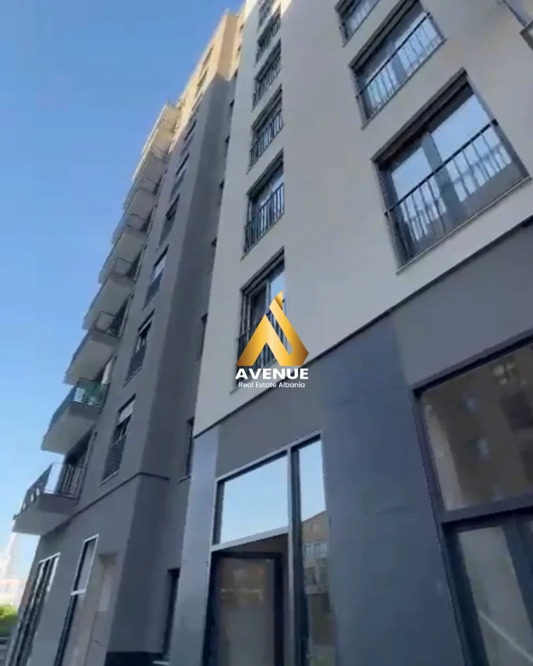 Tirane, jepet me qera apartament 1+1+Ballkon Kati 5, 65 m² 500 € (Rruga Sokrat Miho)