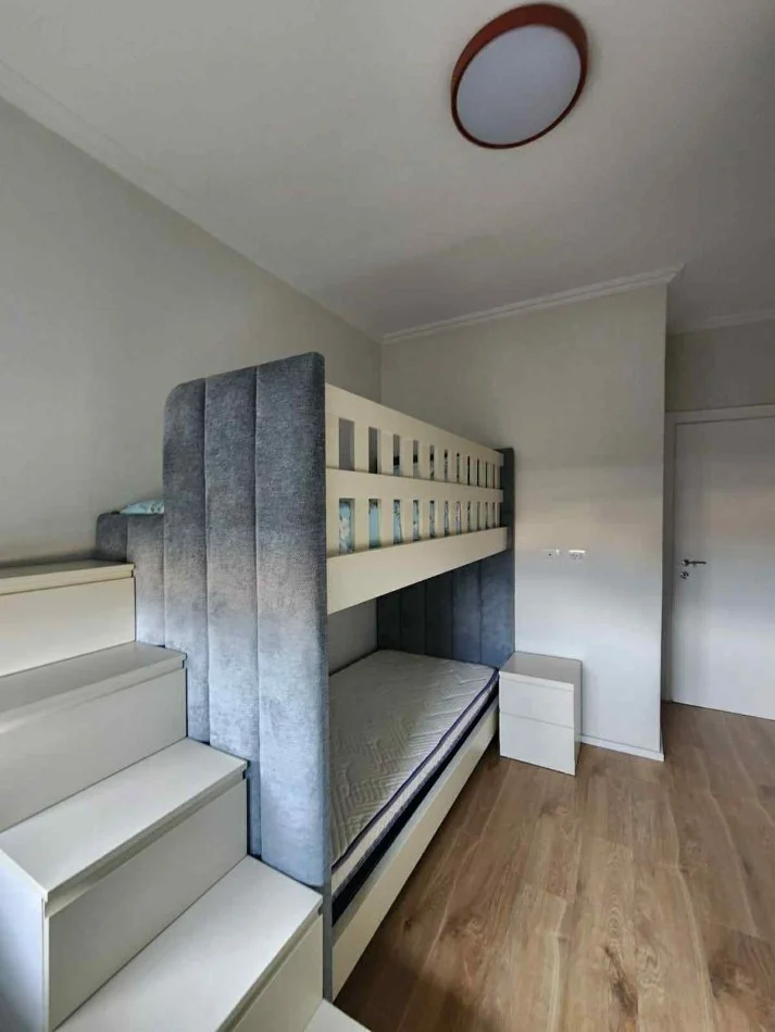 Tirane, jepet me qera apartament 2+1+Ballkon Kati 8, 95 m² 800 € (GOLDEN PARK AMERIKAN 3)