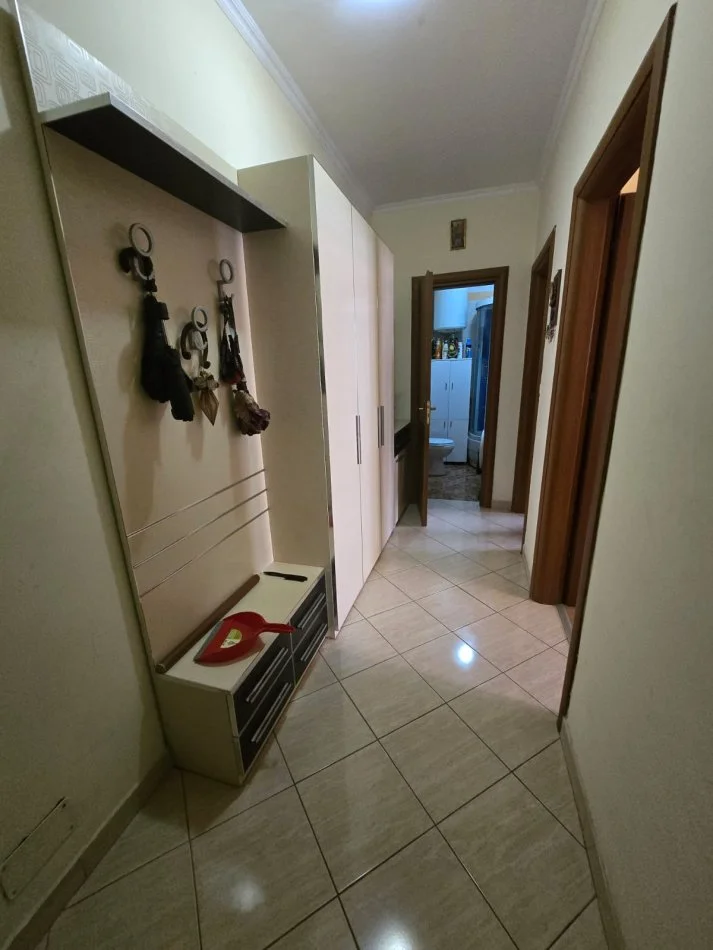 Tirane, jepet me qera apartament 1+1 Kati 5, 72 m² 450 € (rruga teodor keko)