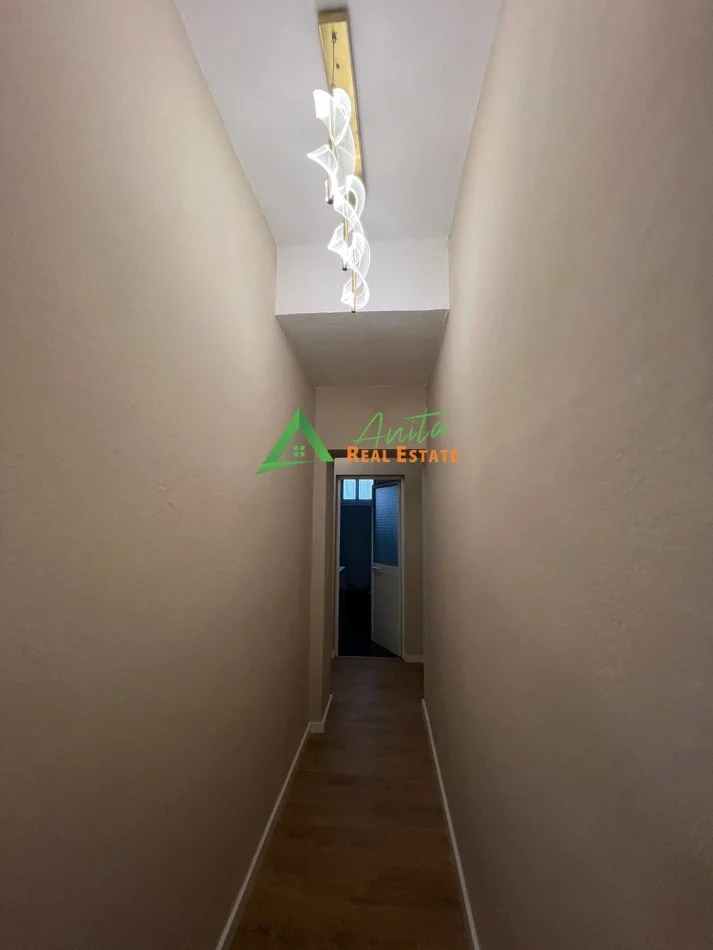 Tirane, jepet me qera apartament 1+1+Ballkon Kati 1, 65 m² 500 €