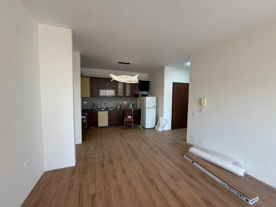 Tirane, shitet apartament 2+1+Ballkon Kati 7, 2 m² 