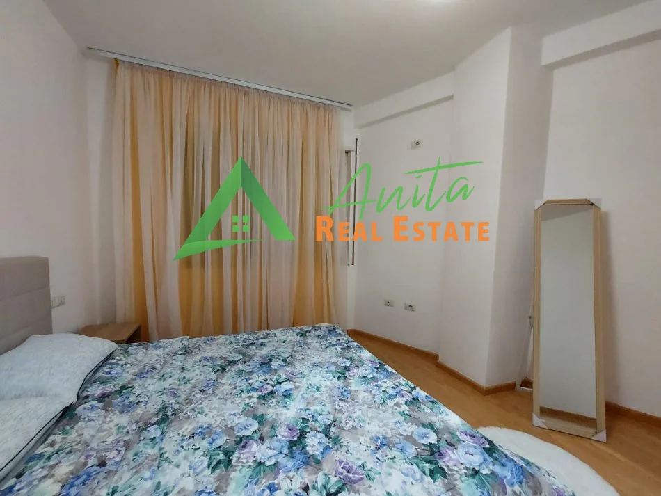 Tirane, jepet me qera apartament 2+1+Ballkon Kati 3, 80 m² 700 € (Qender, rruga e Dibres)