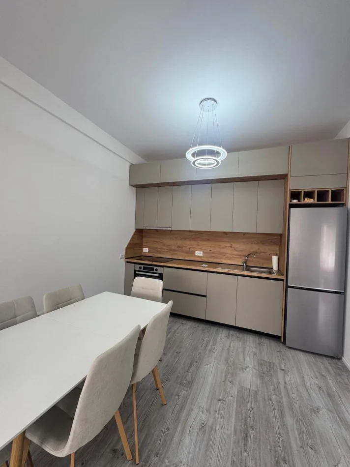 Tirane, shitet apartament 2+1 Kati 1, 191.000 € 