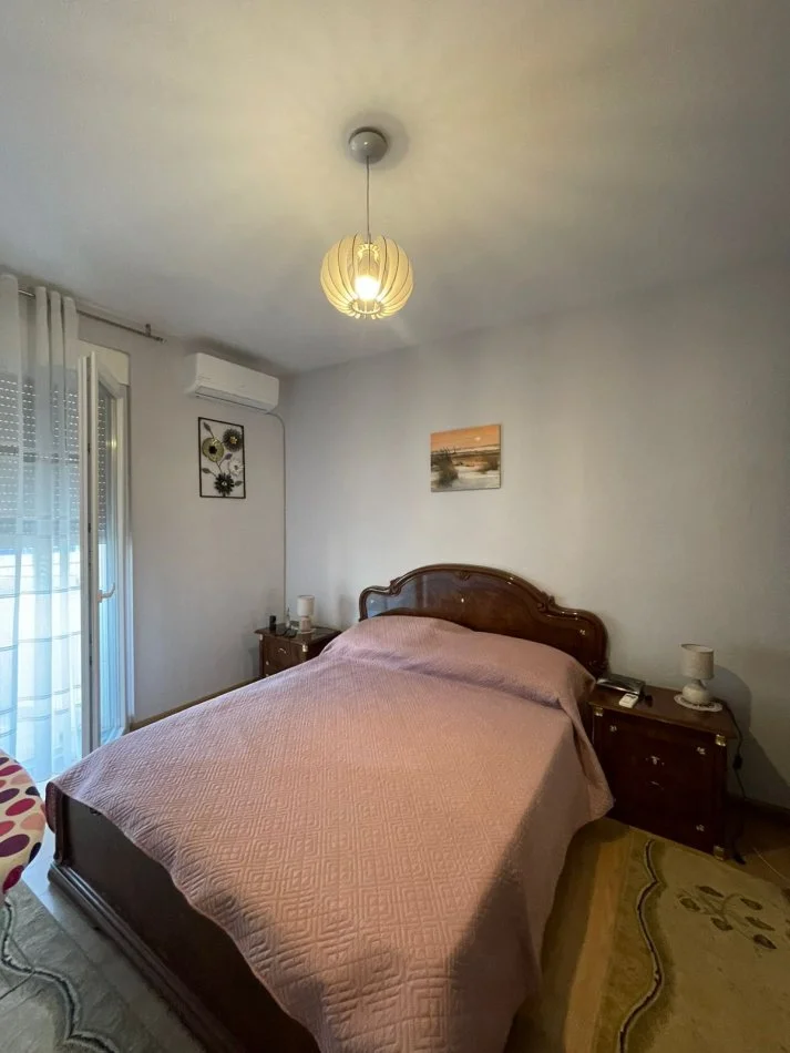 Durres, jepet me qera apartament 3+1+Ballkon Kati 2, 115 m² 750 € 