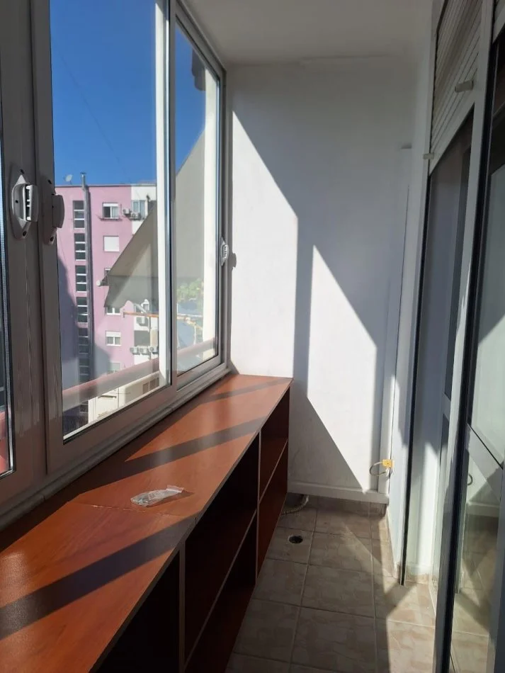 Tirane, jepet me qera zyre Kati 5, 146 m² 1.000 € (Bulevardin Gjergj Fishta, Ish Ekspozita)