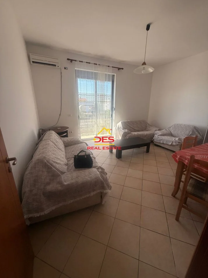 Vlore, jepet me qera apartament 1+1+Ballkon Kati 1, 70 m² 300 € (Orikum)