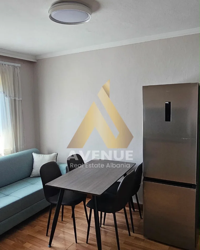 Tirane, jepet me qera apartament 1+1+Ballkon Kati 4, 60 m² 500 € (Rruga Mihal Grameno)