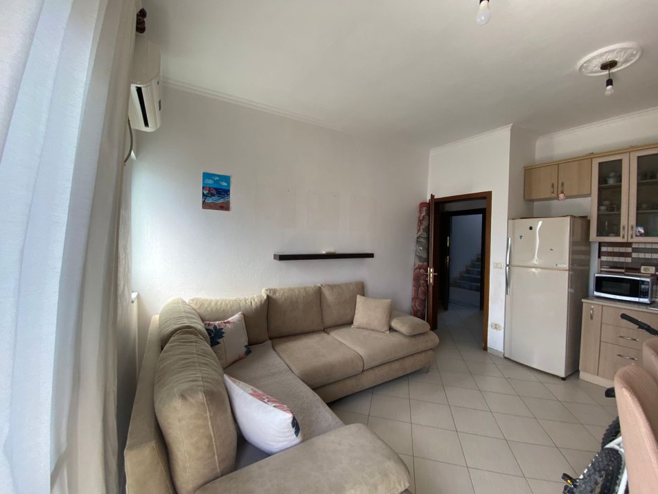 Tirane, jepet me qera apartament 1+1+Ballkon Kati 6, 65 m² 300 € (AUTOSTRADA)