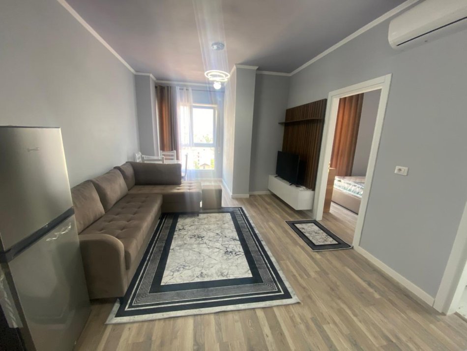 Tirane, jepet me qera apartament 1+1 Kati 9, 47 m² 500 € (rruga 5 maji)
