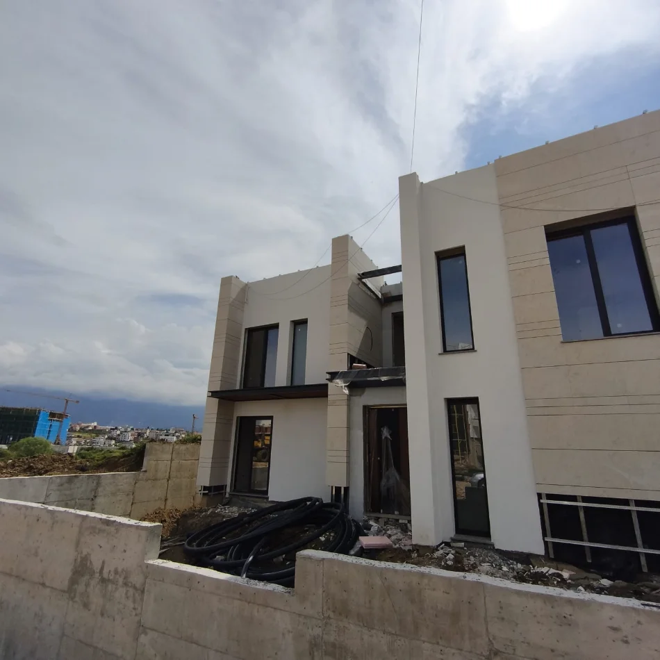 Tirane, shitet Vile 2 Katshe , 430 m² 1.265.000 € 