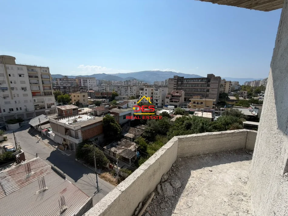 Vlore, shitet apartament 3+1+Ballkon Kati 5, 104 m² 125.000 € (Rruga Gjergj Kastrioti)
