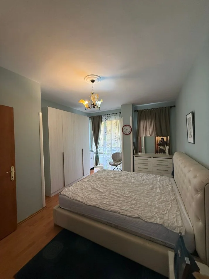Tirane, jepet me qera apartament 2+1 Kati 3, 100 m² 550 € (Kodra e Diellit)