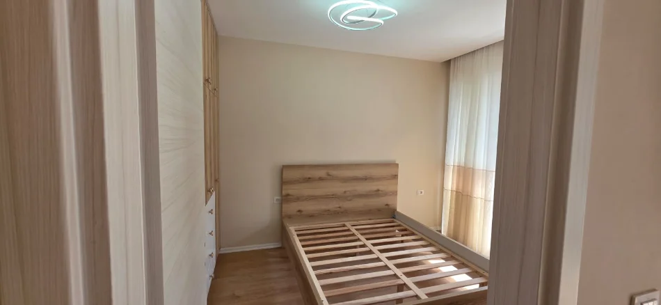 Tirane, jepet me qera apartament 1+1 Kati 3, 65 m² 650 € (Bulevardi i Ri)