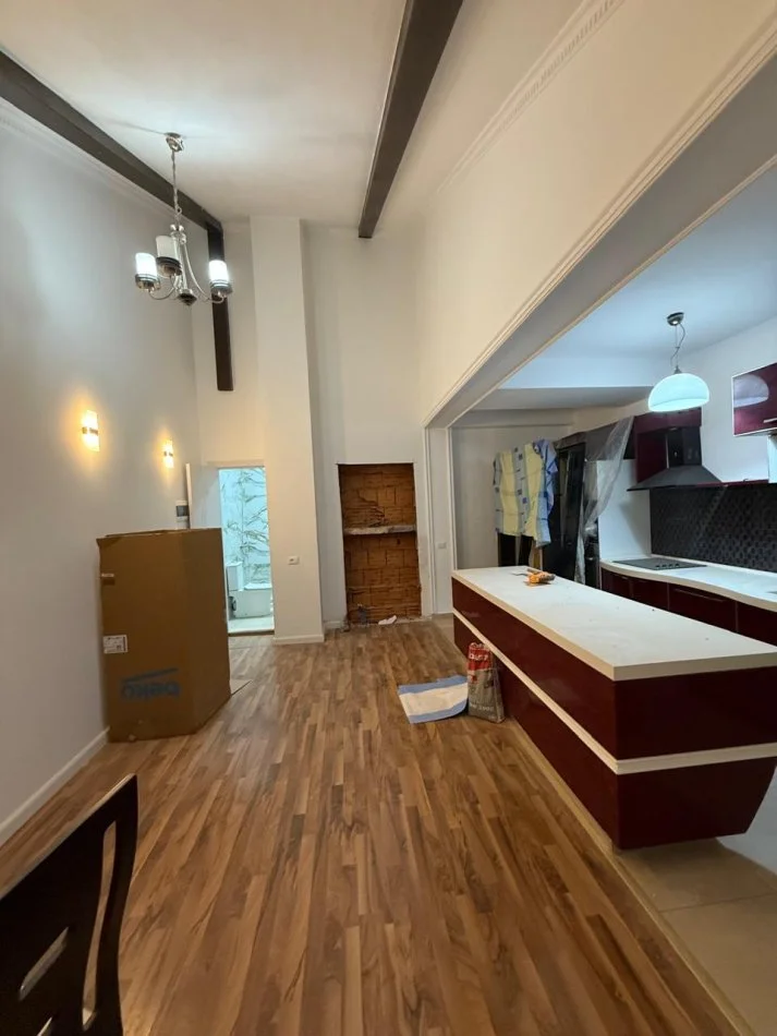 Tirane, jepet me qera apartament 1+1+Ballkon Kati 7, 67 m² 500 € 