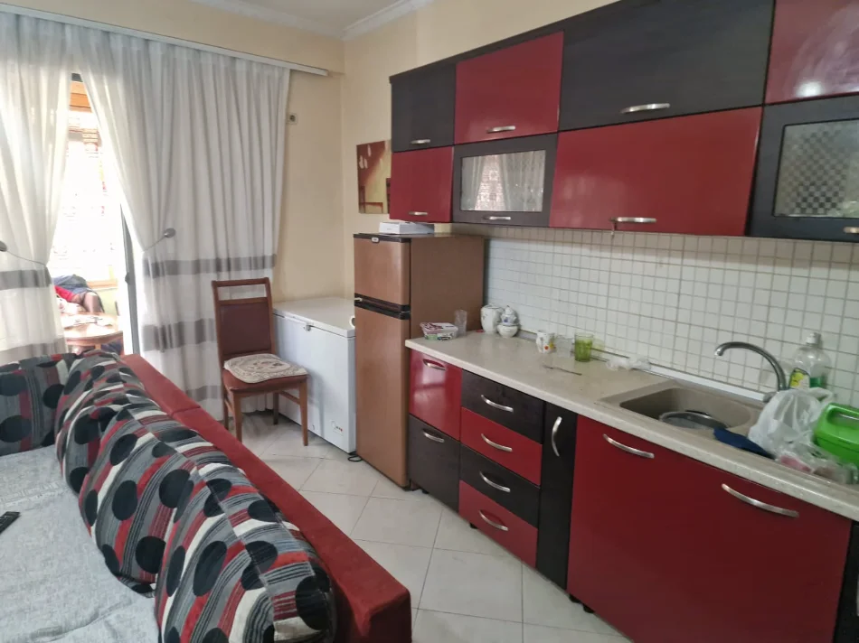 Tirane, shitet apartament 2+1 Kati 2, 78 m² 115.000 € (Astir)