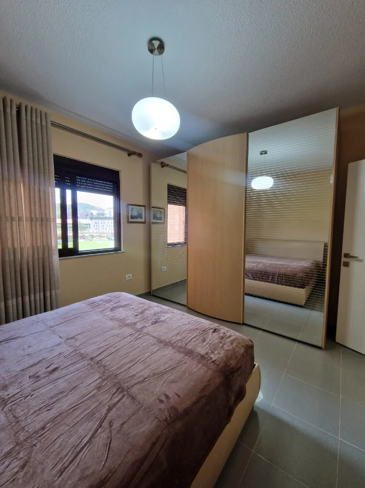 Tirane, jepet me qera apartament 2+1 Kati 4, 90 m² 950 € (Rruga Kosovareve)
