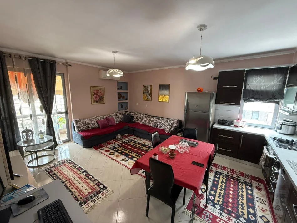 Tirane, shitet apartament 1+1 Kati 7, 76 m² 110.000 € (RRUGA BESIM ALLA)