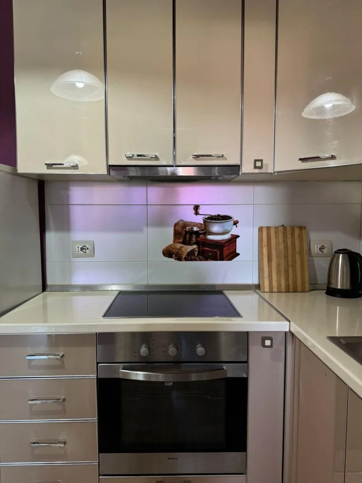 Tirane, jepet me qera apartament 1+1+Ballkon Kati 6, 75 m² 550 € (Ibrahim Rugova)