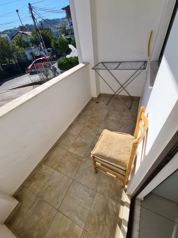 Tirane, jepet me qera apartament 1+1+Aneks+Ballkon Kati 1, 55 m² 30.000 Lek