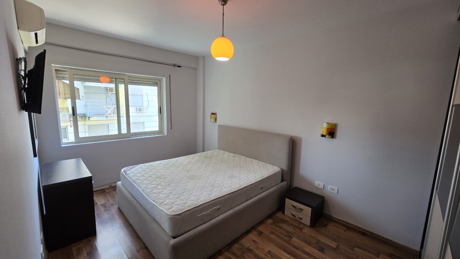 Tirane, shes apartament 2+1+Ballkon Kati 3, 98 m² 189.000 € (Ish Parku i Autobuzave)