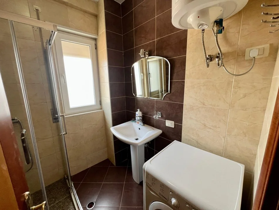 Tirane, jepet me qera apartament 2+1 Kati 6, 105 m² 750 € (Kopshti Zoologjik)